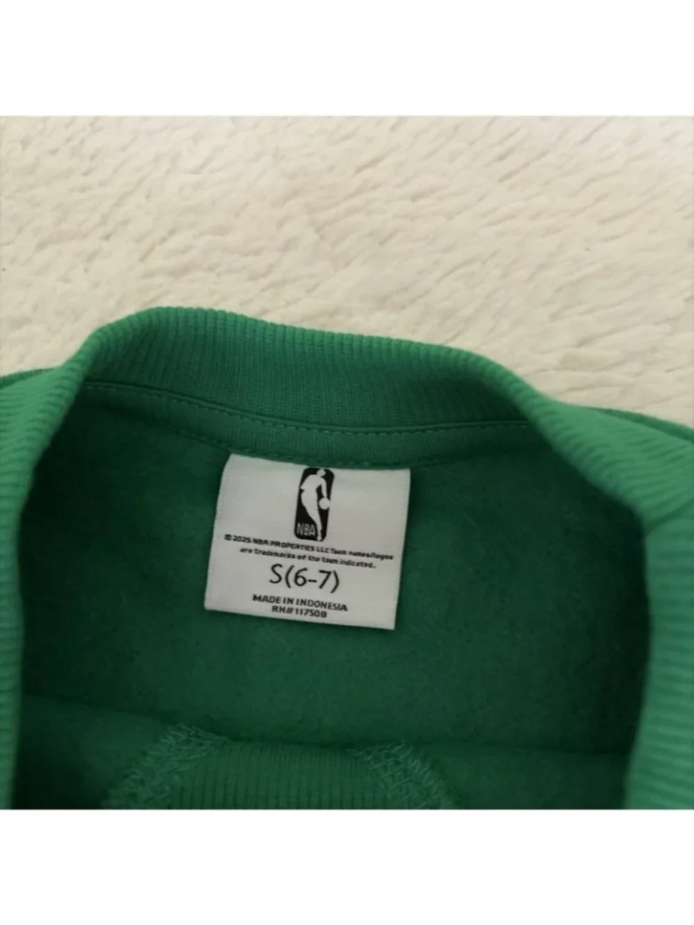 Old Navy NBA Boston Celtics Pullover Sweater NWT 6/7 Small Boys